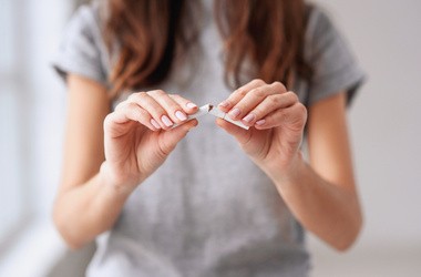 Jak skutecznie i bezpiecznie rzucić palenie? Domowe sposoby na walkę z nałogiem