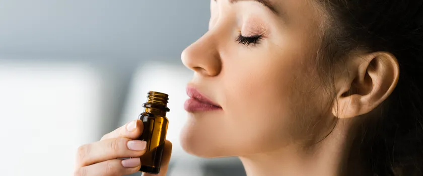 kobieta podczas aromaterapii