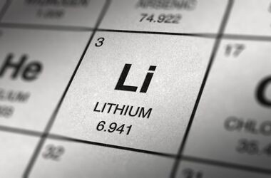 Lit na tablicy Mendelejewa.