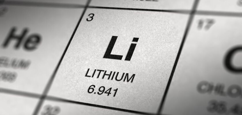 Lit na tablicy Mendelejewa.