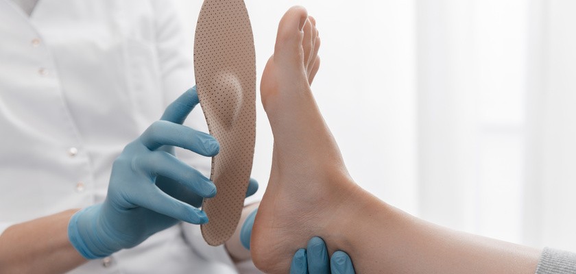 stopa z płaskostopiem