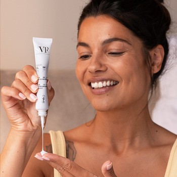 SVR Clairial Serum, kompleksowe serum na przebarwienia, 30 ml