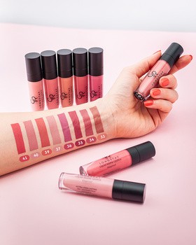 Golden Rose Longstay Liquid Matte Lipstick, matowa pomadka w płynie, 01, 5,5 ml