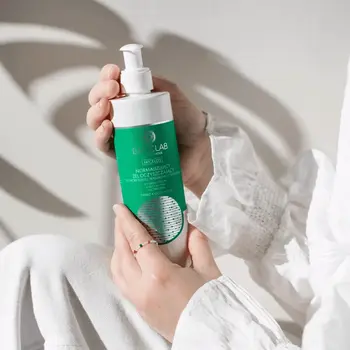 BasicLab Micellis, żel oczyszczający do skóry tłustej, trądzikowej i wrażliwej, 300 ml