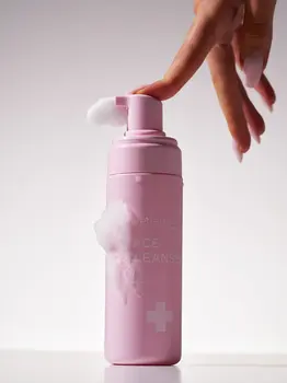 Swederm Face Cleanser, oczyszczająca pianka do twarzy z witaminą E, 150 ml