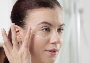 Ziaja Med, żel pod oczy korygujący cienie, 15 ml