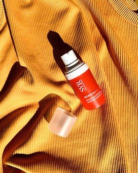 SVR [C] Eye Biotic, krem rozświetlająco-wygładzający pod oczy, 15 ml