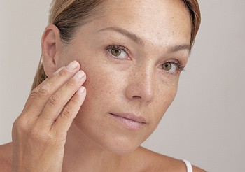 Ziaja Med Kuracja Naczynkowa, krem uszczelniający naczynka krwionośne na noc, 50 ml