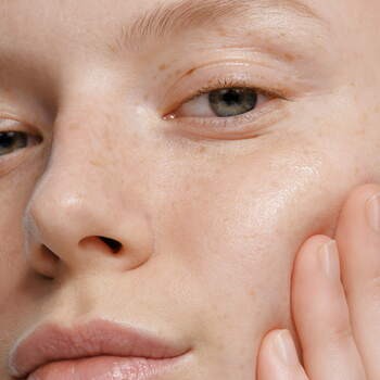 Madara Niacinamide Alternative, naturalne serum do twarzy, 30 ml