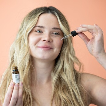 Make Me Bio Queen B, serum multifunkcyjne z 1% bakuchiolu, 15 ml