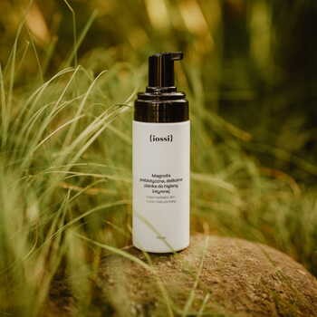 Iossi Magnolia, delikatna pianka z prebiotykami do higieny intymnej, 170 ml
